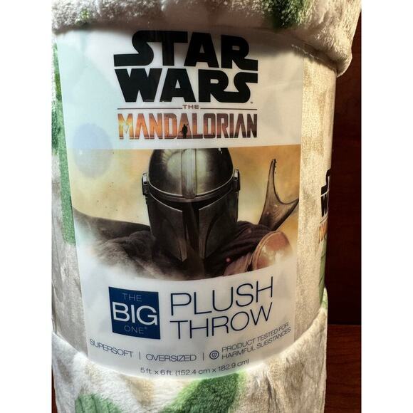 Disney The Big One Star Wars Mandalorian Blanket Oversized 5' x 6' Plush Throw - Picture 2 of 8